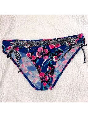 JETTE For Venus Floral Ruffle Trim Bikini Bottom
